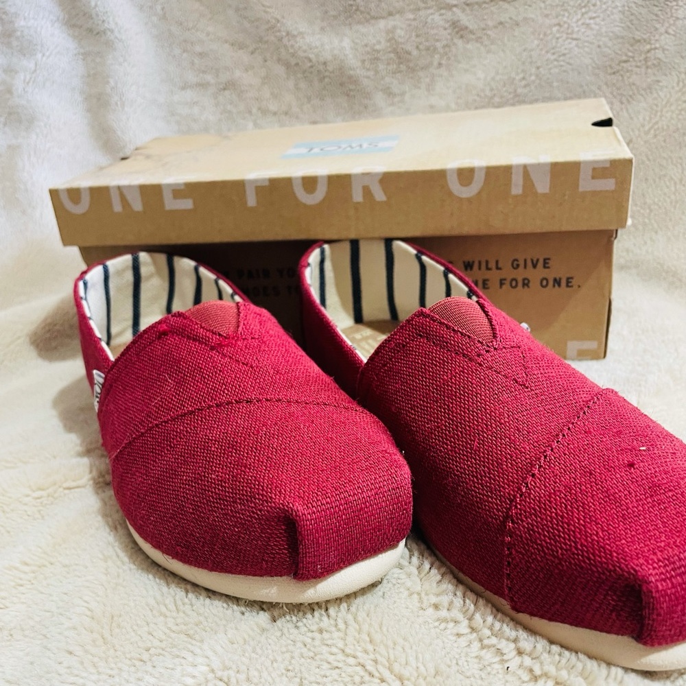 New Black Cherry Canvas TOMS - Size 8